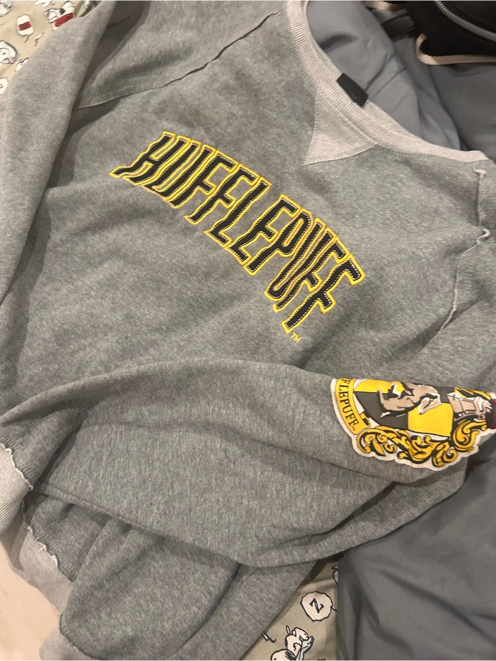 Hufflepuff Grey women’s Sweatshirt with Yellow Crest